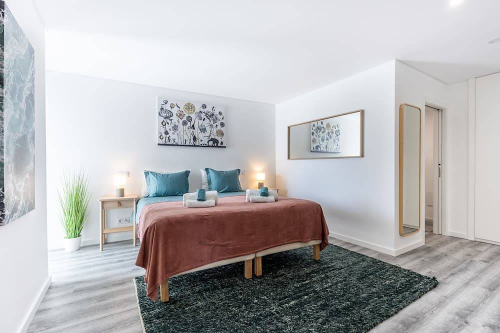 Ganze Wohnung, Frontline Seaview Apartment in Praia da Salema, Naturpark Südwest-Alentejo und Costa Vicentina