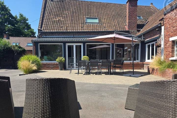 Gîte pour 11 personnes, avec jacuzzi et jardin dans Bruille-lez-Marchiennes