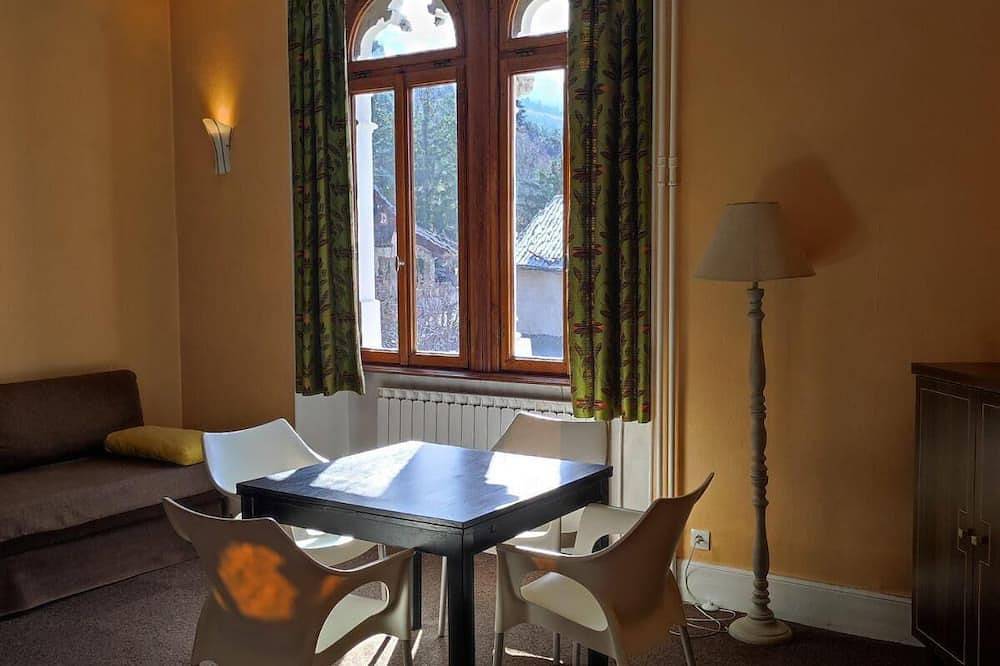 Appartement entier, 3ème étage, piscine, hammam, parking, télévision, 35m², Pra Loup in Jausiers, Parc national du Mercantour