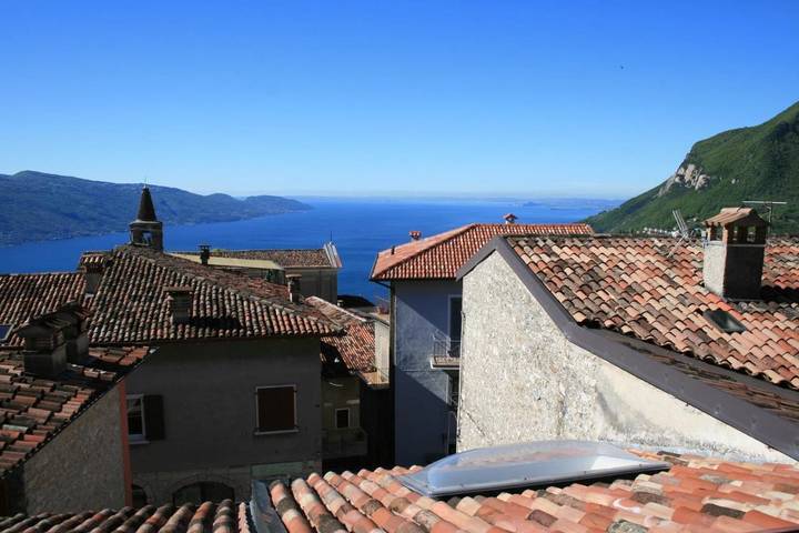 Appartamento per 2 persone, con balcone e vista lago in Tignale