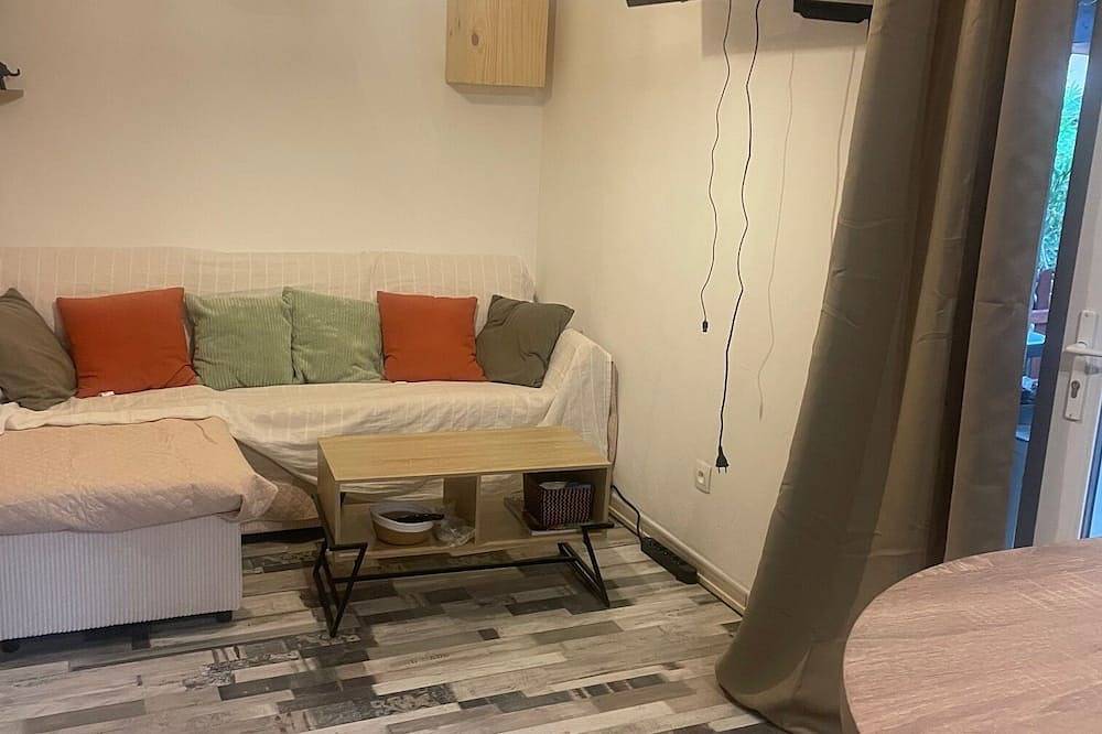 Mazet/Gîte cosy pour 2 à 5 personnes – Domaine privé et familial proche nature in Vallon-Pont-d'Arc, Ardèche