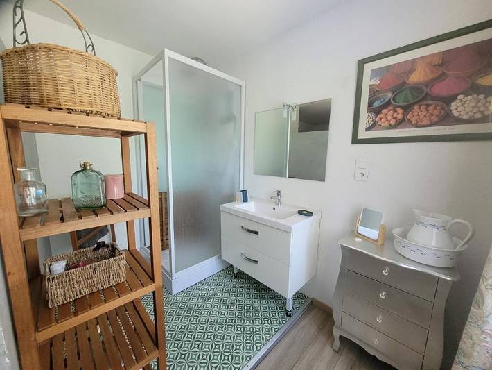 Location de vacances pour 2 personnes, avec terrasse ainsi que jardin et piscine à Onet-le-Château - 4
