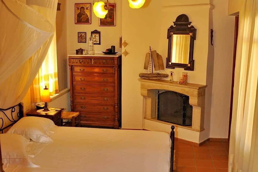 Beautiful Villa located in  traditional part of Piskopiano village/hersonissos in Koutouloufari, Iraklio-Heraklio region