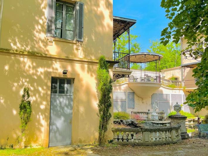 Location de vacances pour 12 personnes, avec Balcon et Terrasse ainsi que Jardin et Vue à Vernaison