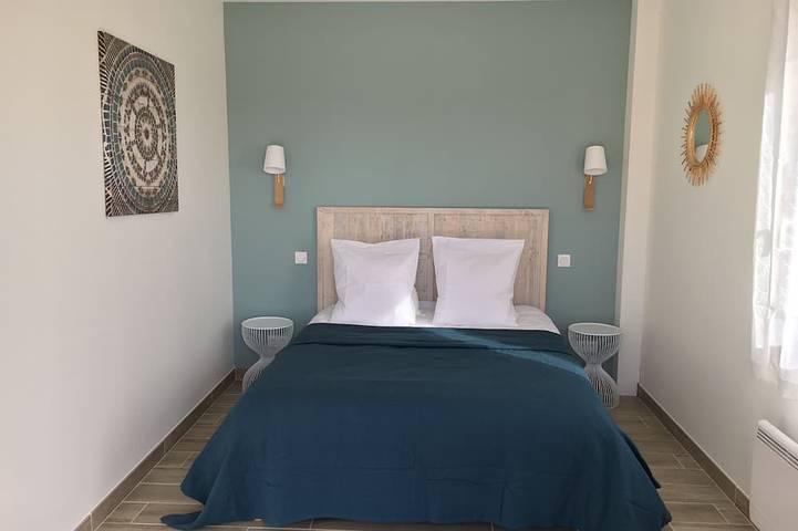 Location de vacances pour 4 personnes, avec Terrasse ainsi que Jardin et Piscine à Vénéjan - 2