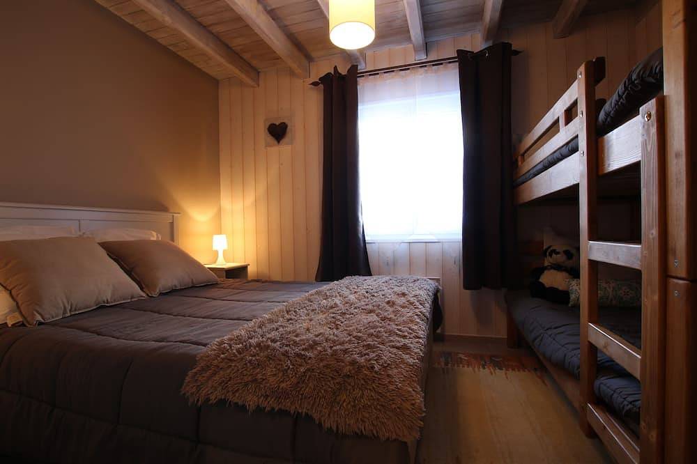Ganze Wohnung, \"Chalet Changalan\" T4 Large apartment with sheets included for 6/8 people. in Vars (station de ski), Vars