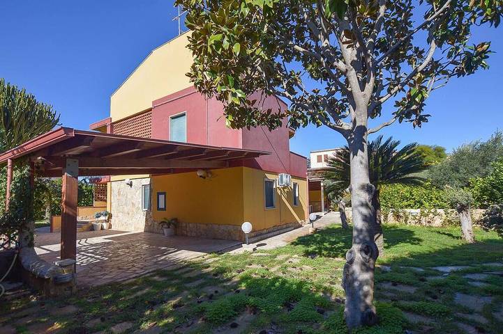 Casa vacanza per 14 persone, con giardino, con animali domestici - 1