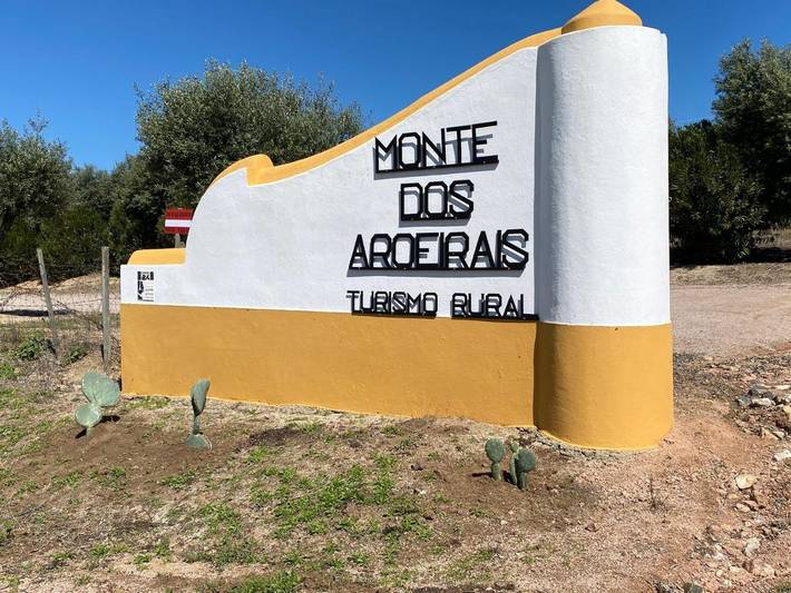 Location de vacances pour 12 personnes, avec jardin ainsi que piscine et vue, animaux acceptés à Fronteira - 4