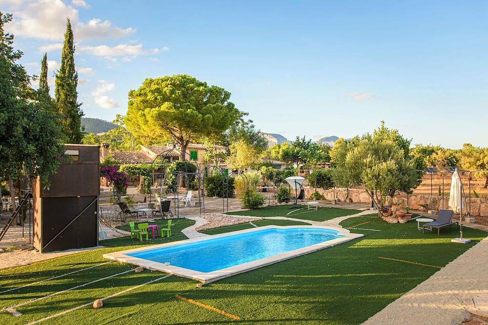 Vacation Home 'Sa Caseta de Santa Maria' with Private Pool and Wi-Fi in Santa Maria del Cami, Majorca Center