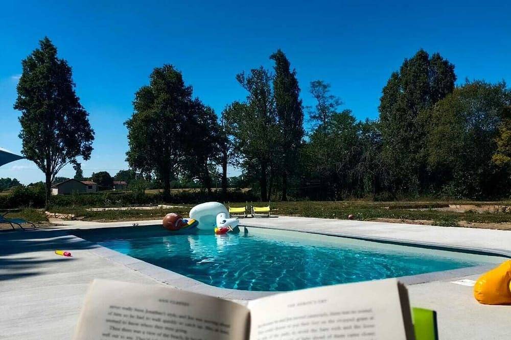 Elegantly Rustic Wheelchair Accessible Cottage in Samadet, Landes