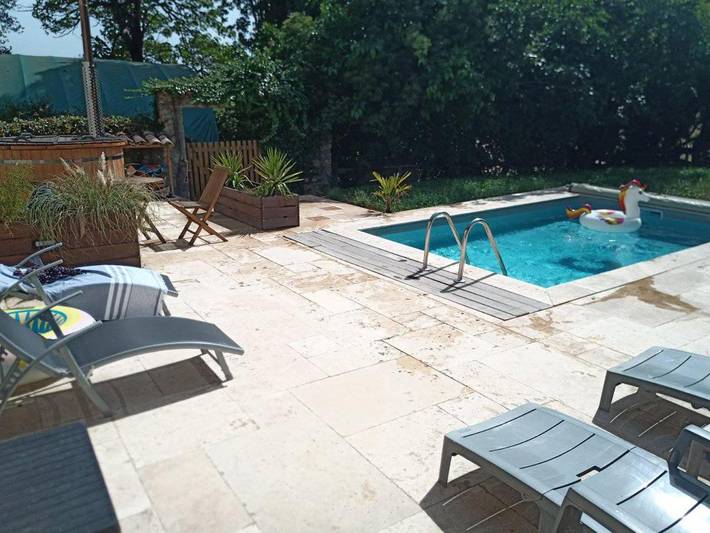 Chambre d’hôte pour 5 personnes, avec Jacuzzi et Terrasse ainsi que Jardin et Piscine dans l' Isère - 2