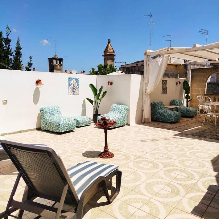 Location de vacances pour 3 personnes, avec vue et terrasse à Torre Santa Susanna