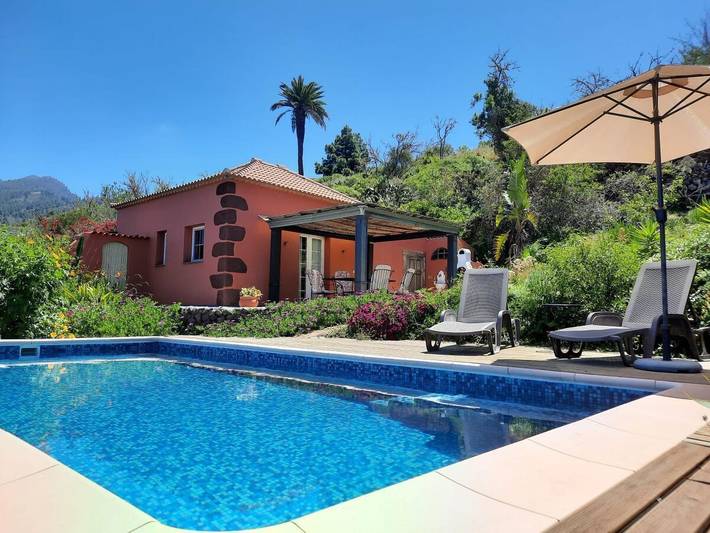 Ferienhaus für 4 Personen, mit Garten und Terrasse sowie Pool
