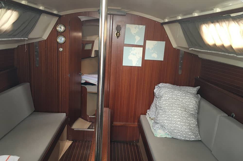 Segelschiff am Kai Insel Porquerolles in Hyeres, Porquerolles