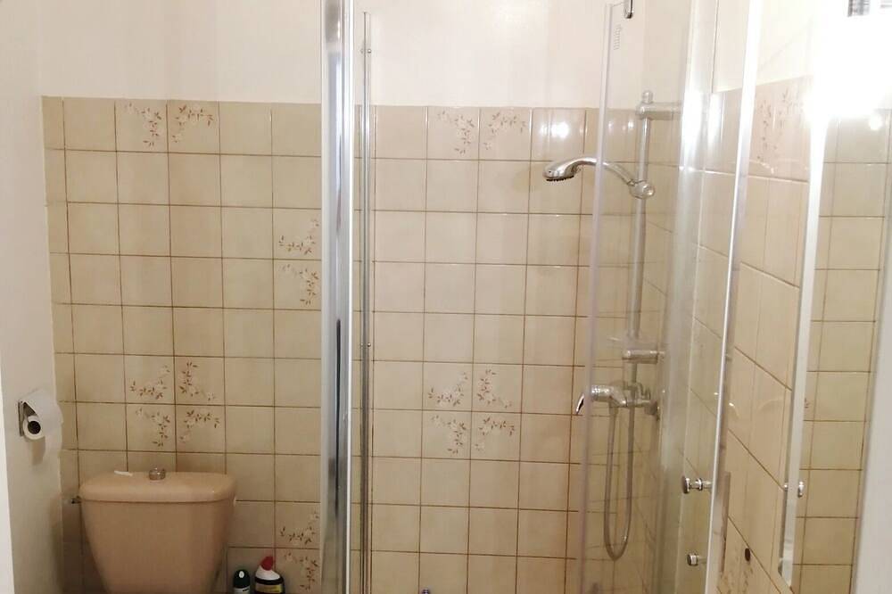 Appartement entier, Rdc-villa_2Pieces 35m2_domine la plaine entre Nimes_Cevennes_Mer in Calvisson, Côte méditerranéenne (France)