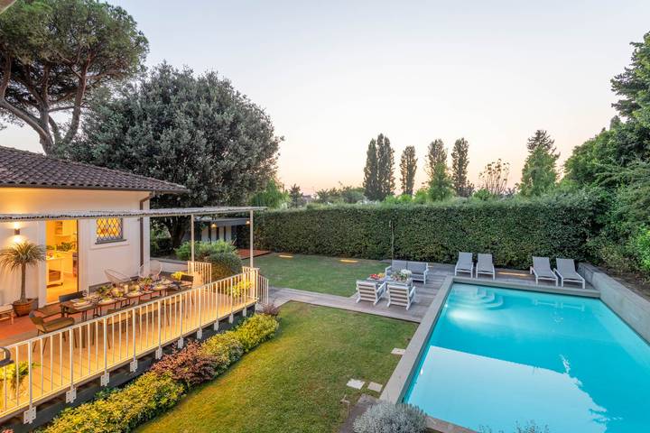 Ferienhaus für 8 Personen, mit Terrasse und Garten in Pietrasanta