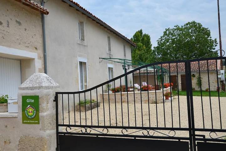 Location de vacances pour 6 personnes à Lhommaizé