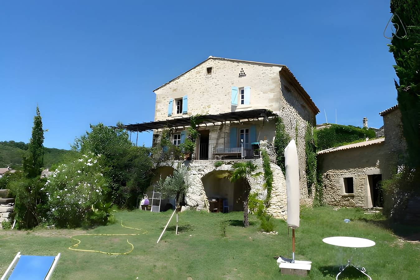 Feriehus for 10 personer med have in Vagnas, Ardèche