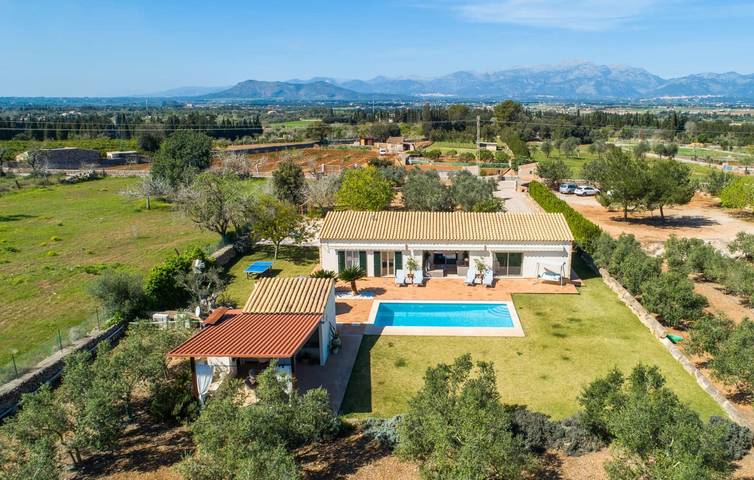 Modernes Apartment mit Pool und Terrasse in der Nähe von Muro in Muro, Mallorca Norden