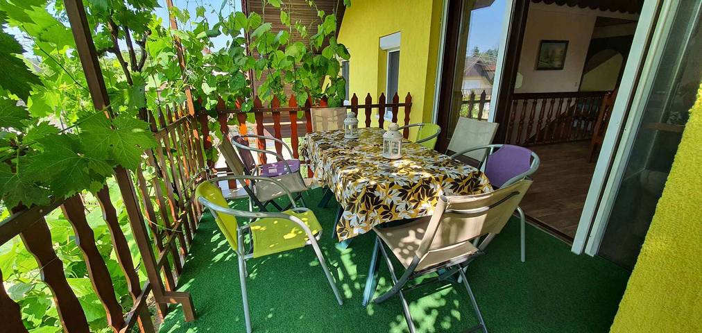 Ganze Ferienwohnung, Ferienwohnung mit Klimaanlage und Grillmöglichkeit in Balatonboglar, Plattensee Südufer