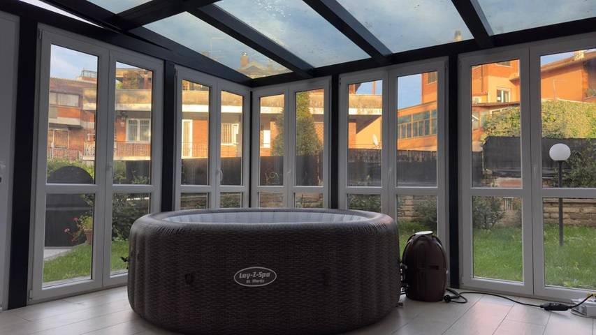 Ferienwohnung für 6 Personen, mit Whirlpool und Garten sowie Pool - 1