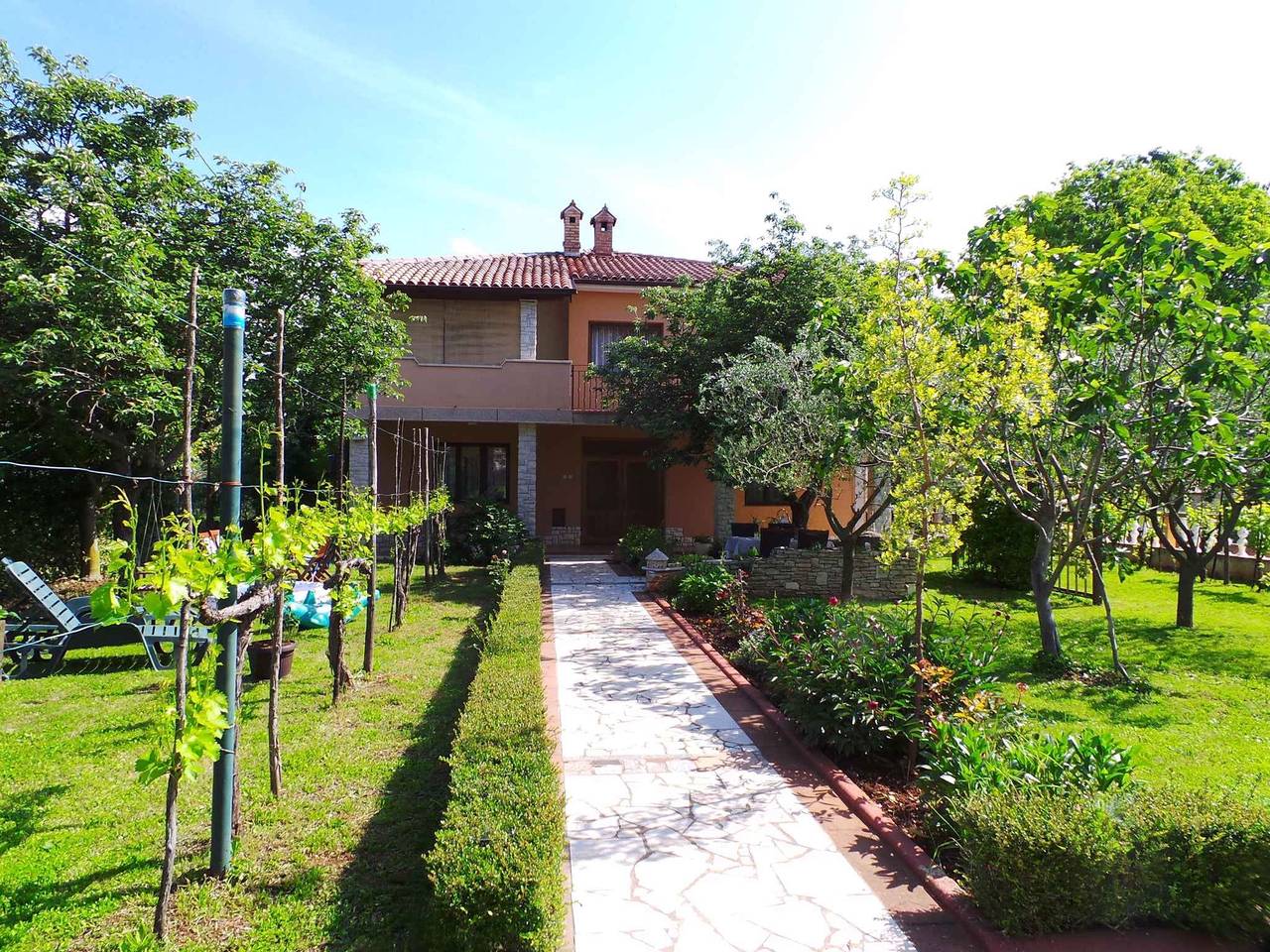 Ganze Ferienwohnung, Ferienwohnung in ruhiger Lage (rollstuhlgeeignet) in Muntic, Südküste Istrien