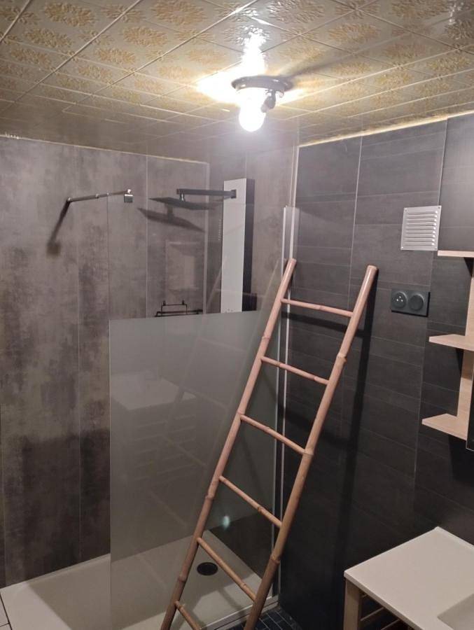 Location de vacances pour 4 personnes, avec vue ainsi que jardin et terrasse à Aubusson - 3