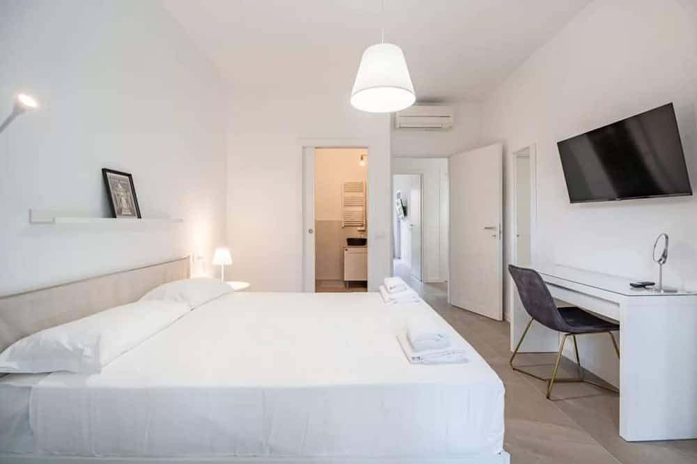 Entire apartment, Apartment in Milan with 4 bedrooms sleeps 7 in Milan, Milan Province