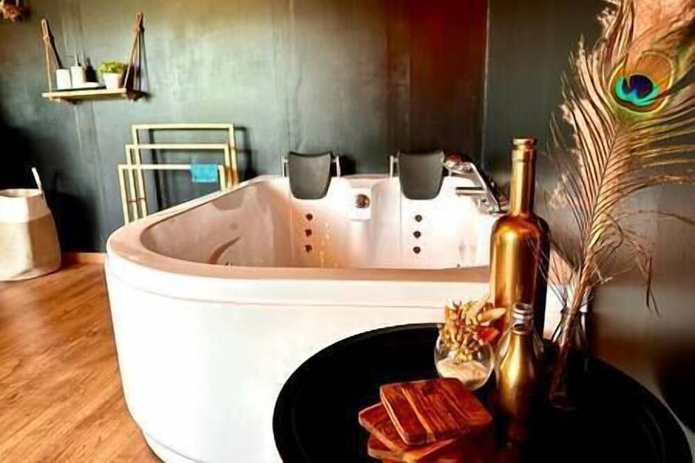 Hour House 1 - Honeymoon in Houyet, Region Namur