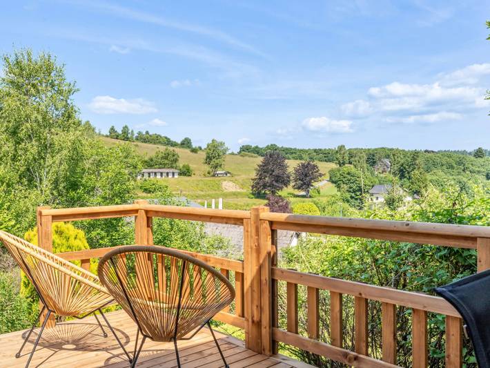 Location de vacances pour 6 personnes, avec jardin et piscine à Bouillon