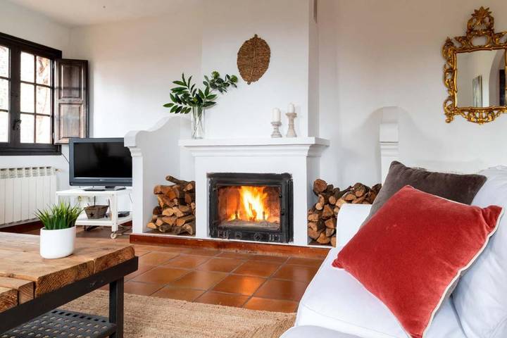 Casa rural para 9 personas, con Balcón y Terraza además de Jardín y Piscina en Santa Eulalia de Ronsana