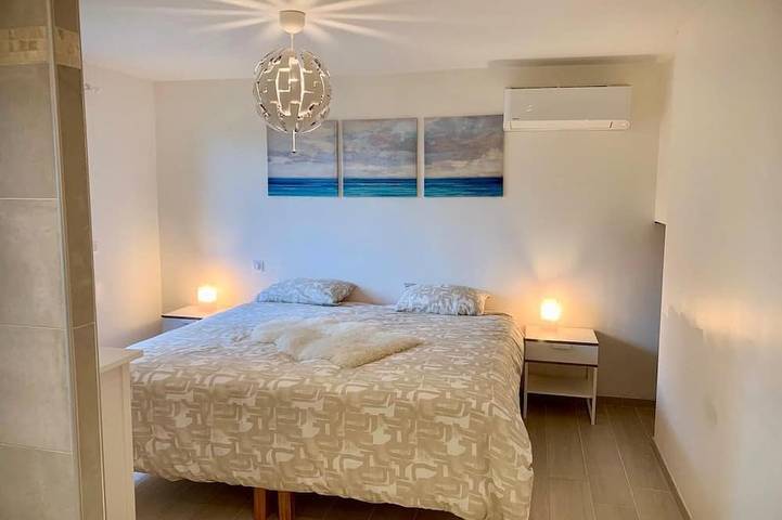 Panoramic sea and mountain views, sleeps 2 to 10 in Sollacaro, Sartène e dintorni