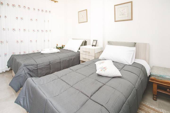 Gîte pour 4 personnes, avec Balcon et Terrasse ainsi que Jardin et Vue ó Zarós