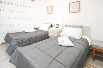Gîte pour 4 personnes, avec vue ainsi que balcon et jardin ó Zarós