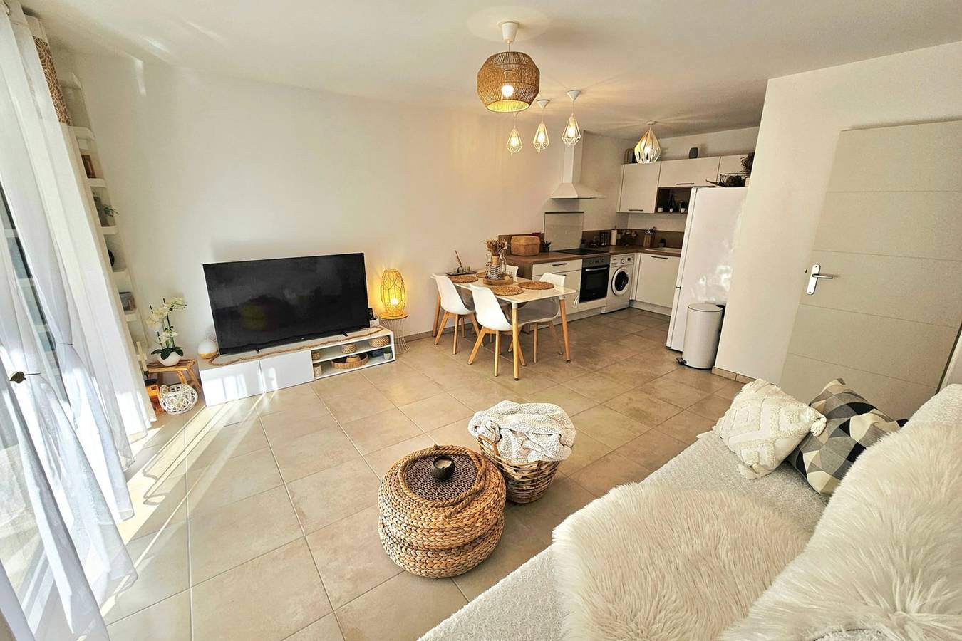Entire apartment, Bright apartment in Puget-sur-Argens in Puget-sur-Argens, Draguignan region