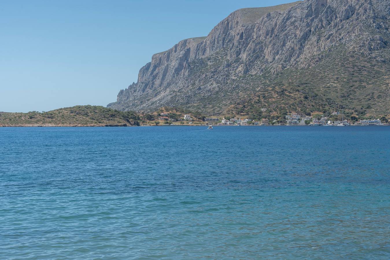 Ganzes Studio, Studio „Next To The Wave 2“ mit Meerblick und privater Terrasse in Mirties, Kalymnos