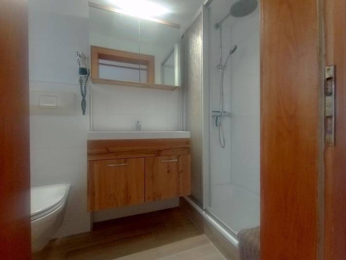 Ganze Wohnung, Ferienwohnung mitten in Schruns mit 2 Schlafzimmer, 2 Badezimmer und Terasse in Schruns, Schruns-Tschagguns