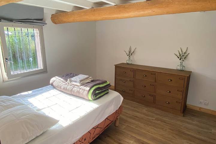 Location de vacances pour 8 personnes, avec terrasse, animaux acceptés à Quinson - 2