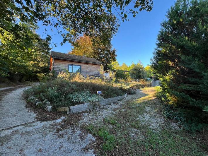 Gîte pour 3 personnes, avec jardin ainsi que vue et piscine, animaux acceptés à Saint-Maurice-de-Gourdans