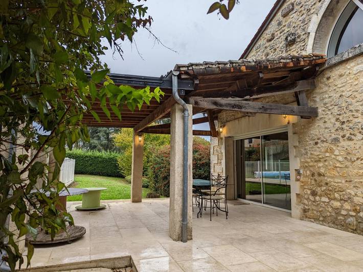Gîte pour 6 personnes, avec terrasse ainsi que piscine et jardin en Charente - 2