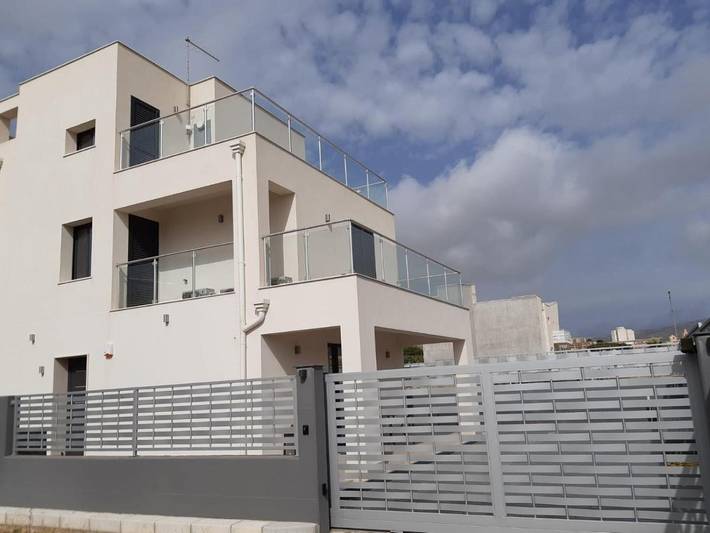 Casa vacanza per 2 persone, con Balcone e Terrazza nonché Giardino e Panorama a Marina di Avola