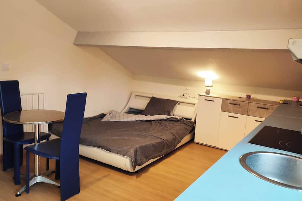 Studio meublé pour une ou deux personnes in La Courneuve, Seine-Saint-Denis