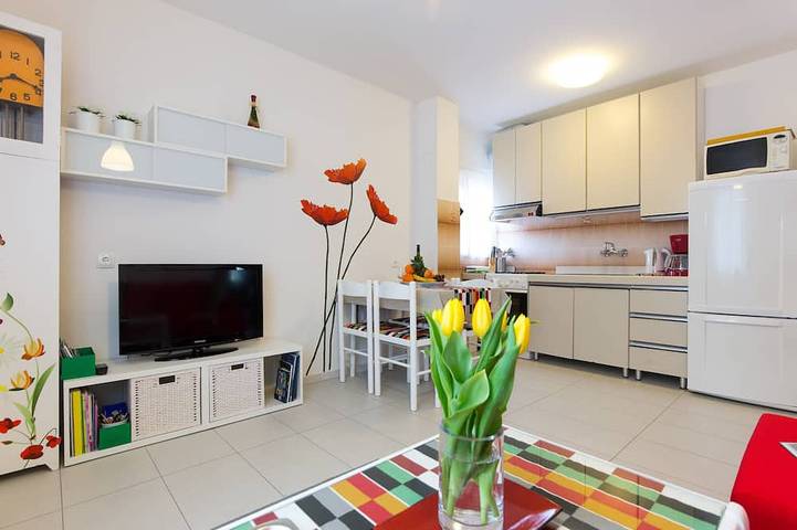 Ferienhaus für 12 Personen, mit Balkon und Terrasse sowie Garten in Punat