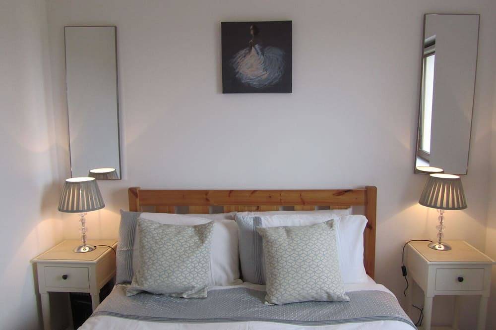 Ganze Wohnung, Atlantische Wohnung. Herrliche Aussicht auf den wilden Atlantik und die Berge in Rinvyle ED, Connemara