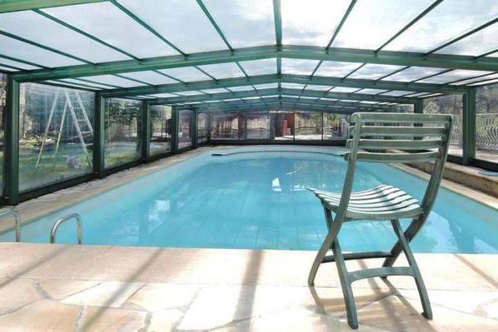 Maison de vacances pour 6 personnes, avec Jacuzzi et Terrasse ainsi que Jardin et Piscine à Le Beausset