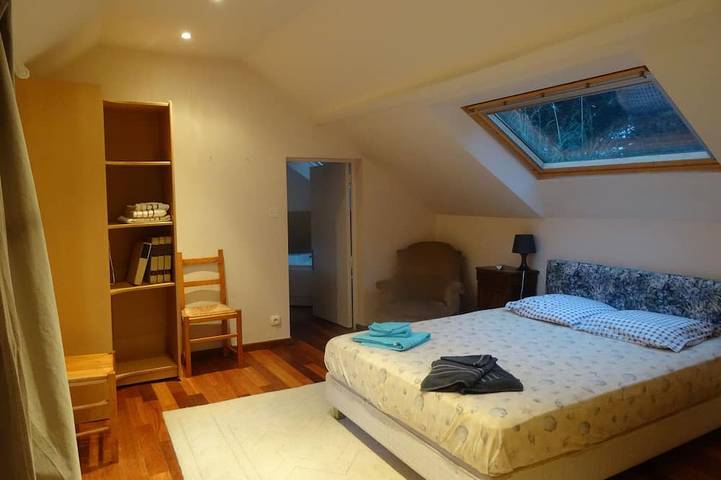 Location de vacances pour 6 personnes, avec terrasse ainsi que jardin et jacuzzi dans Plage Du Men Armor - 2