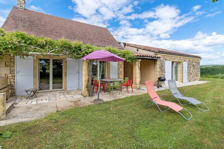 Location de vacances pour 5 personnes, avec jardin à Salignac-Eyvigues