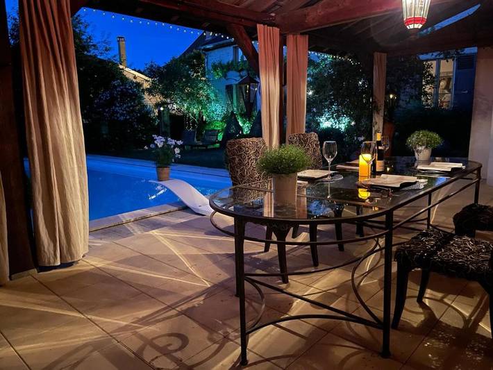 Chambre d’hôte pour 2 personnes, avec Terrasse ainsi que Jardin et Piscine