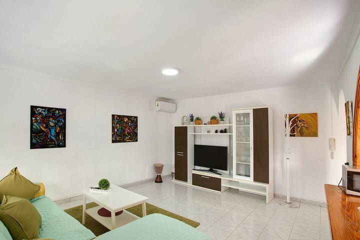 Entire apartment, Vacation Home 'Solhjem' with Mountain View, Garden, Terrace & Wi-Fi in Pueblo de Tauro, Mogán