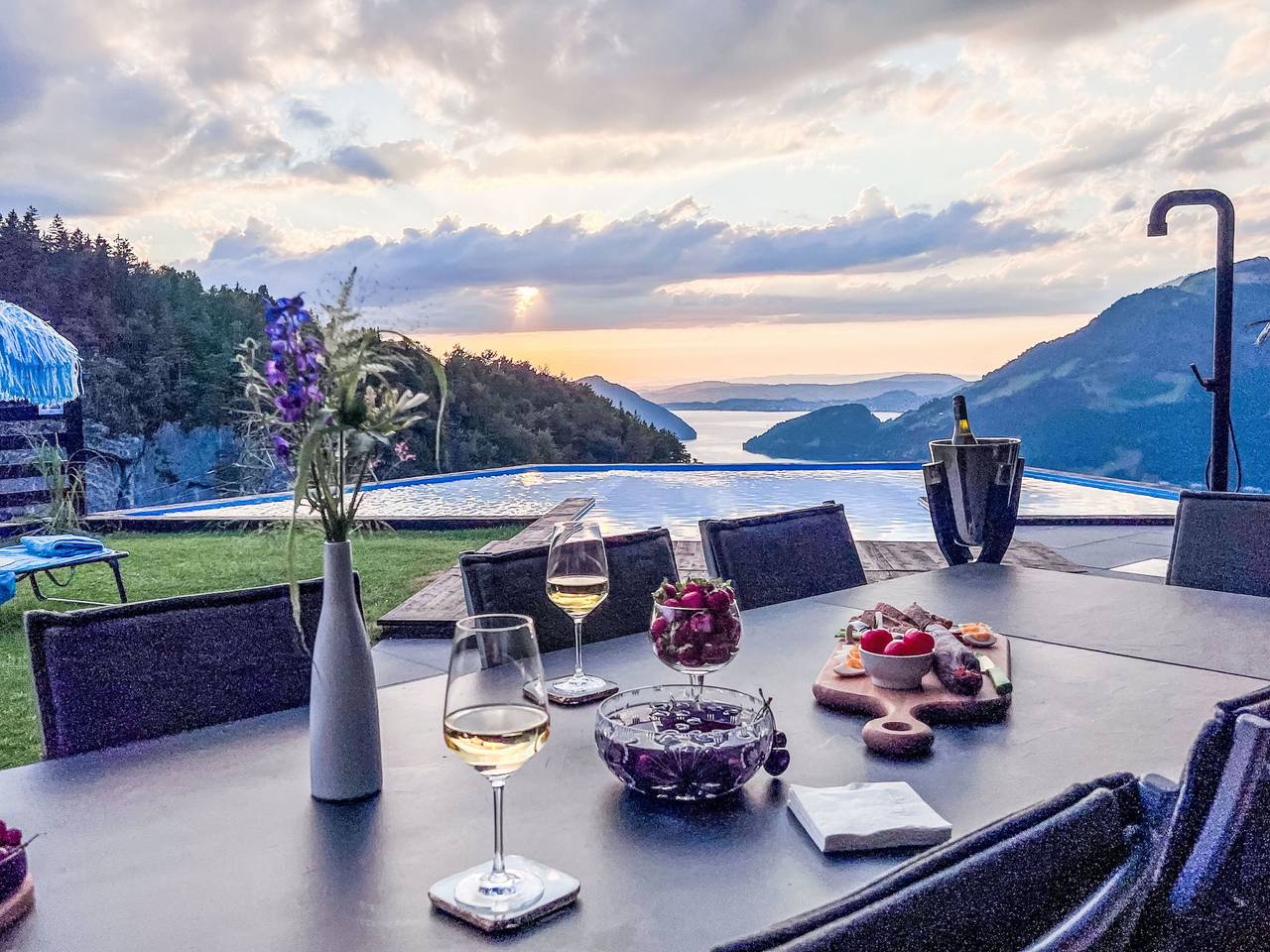 Villa Tauris Lake Lucerne Spa, Pool & Views in Emmetten, Lake Lucerne